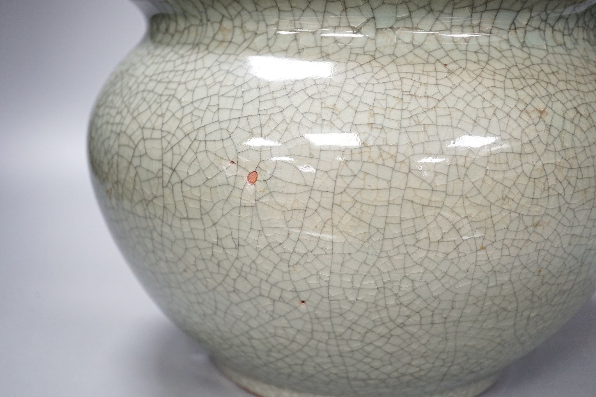 A Chinese crackle glaze celadon jardiniere, 27cm
